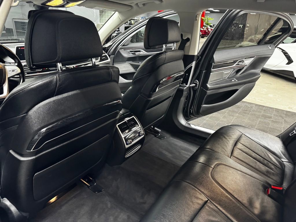 Used 2022 BMW 740i RWD image 39