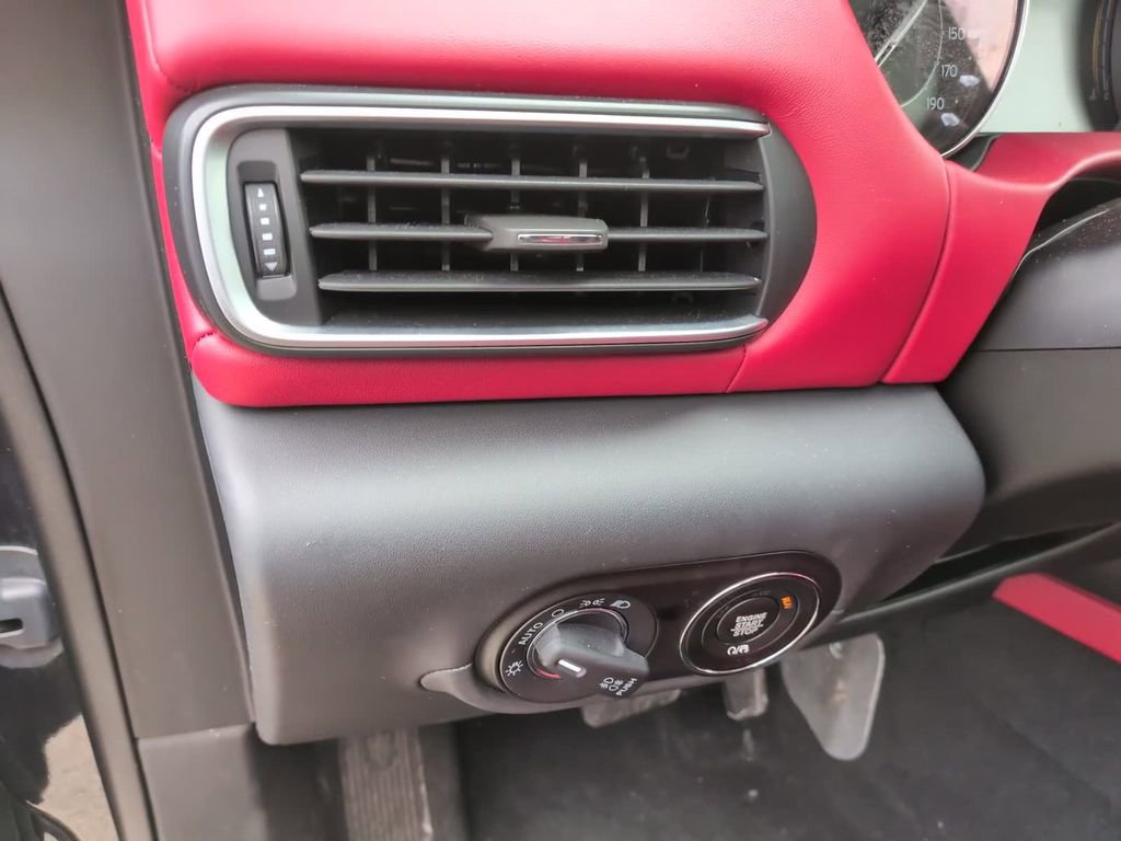 Used 2023 Maserati Levante GT image 21