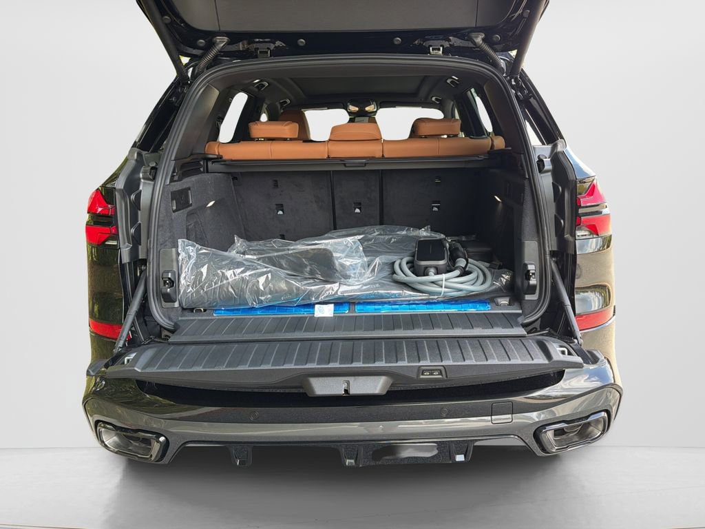 New 2026 BMW X5 xDrive50e w/ M Sport Package image 18