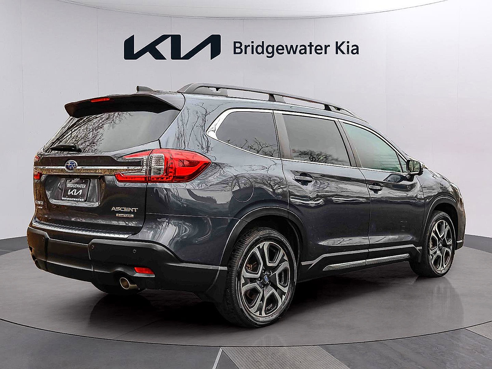 Used 2023 Subaru Ascent Limited w/ Technology Package image 6
