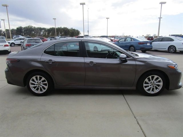 Used 2023 Toyota Camry LE AWD/4WD image 6