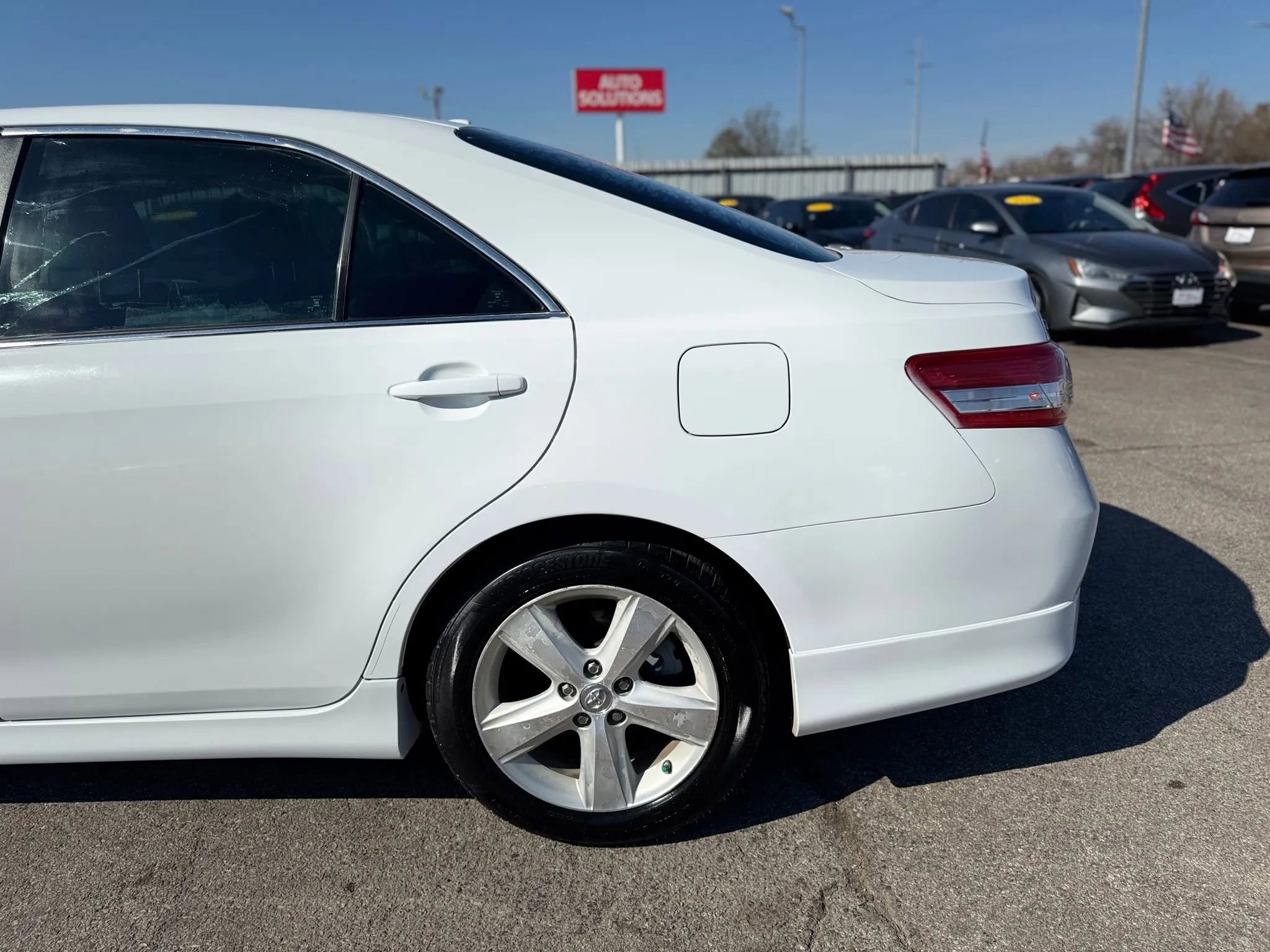 Used 2011 Toyota Camry SE w/ Fleet Convenience Pkg FWD image 10