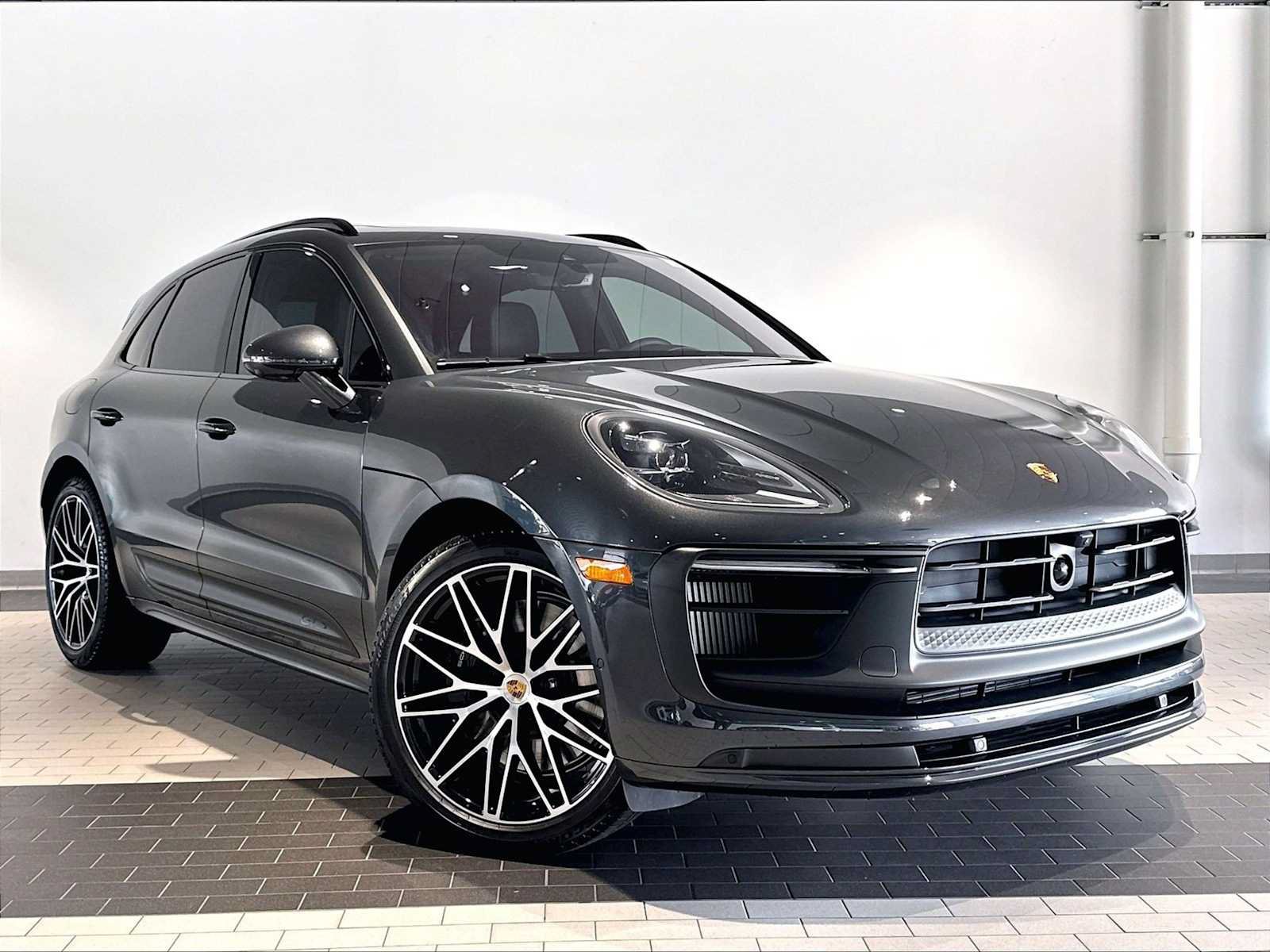 Used 2026 Porsche Macan GTS AWD/4WD image 12