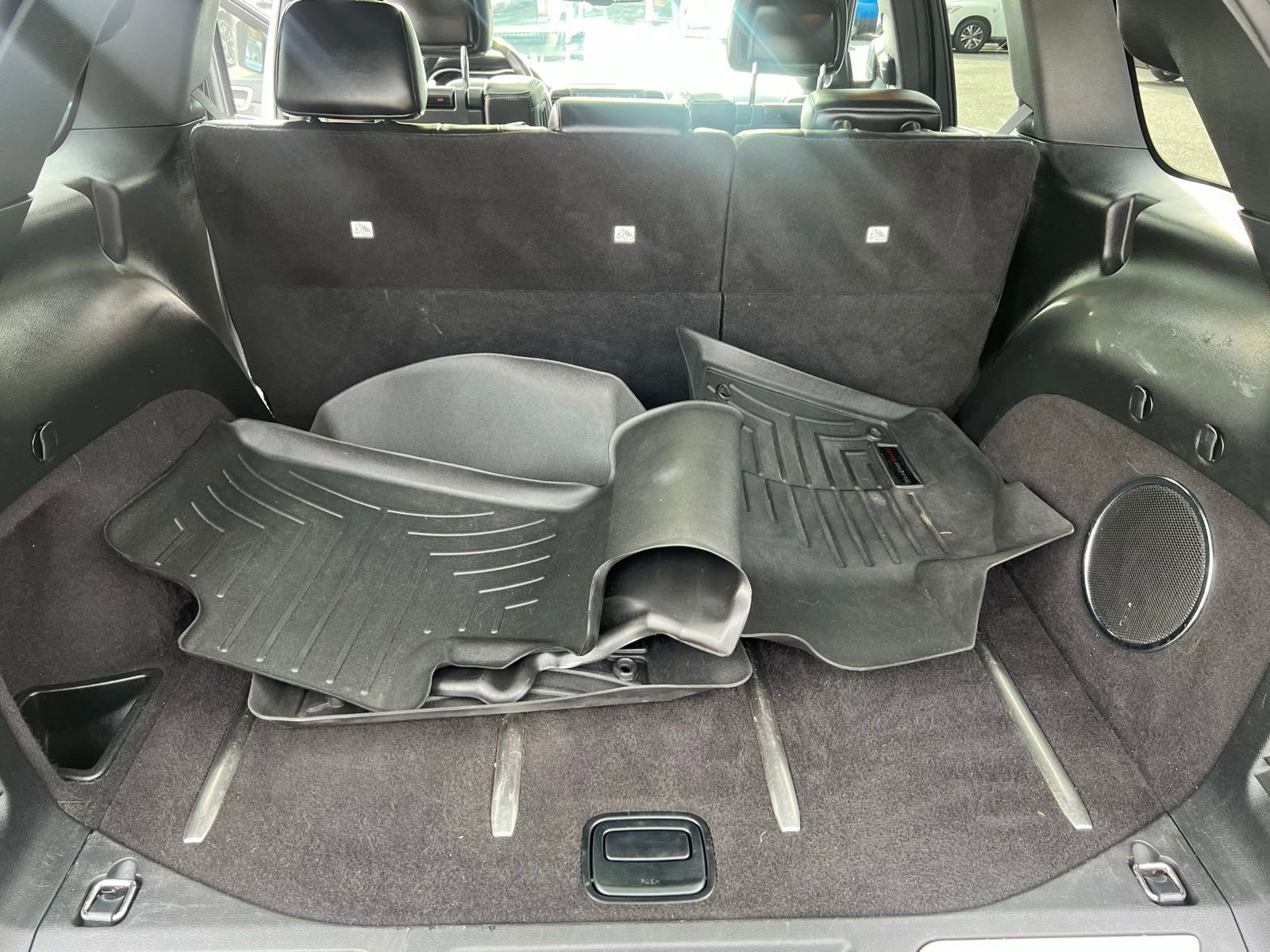 Used 2015 Jeep Grand Cherokee SRT w/ Luxury Group II image 27