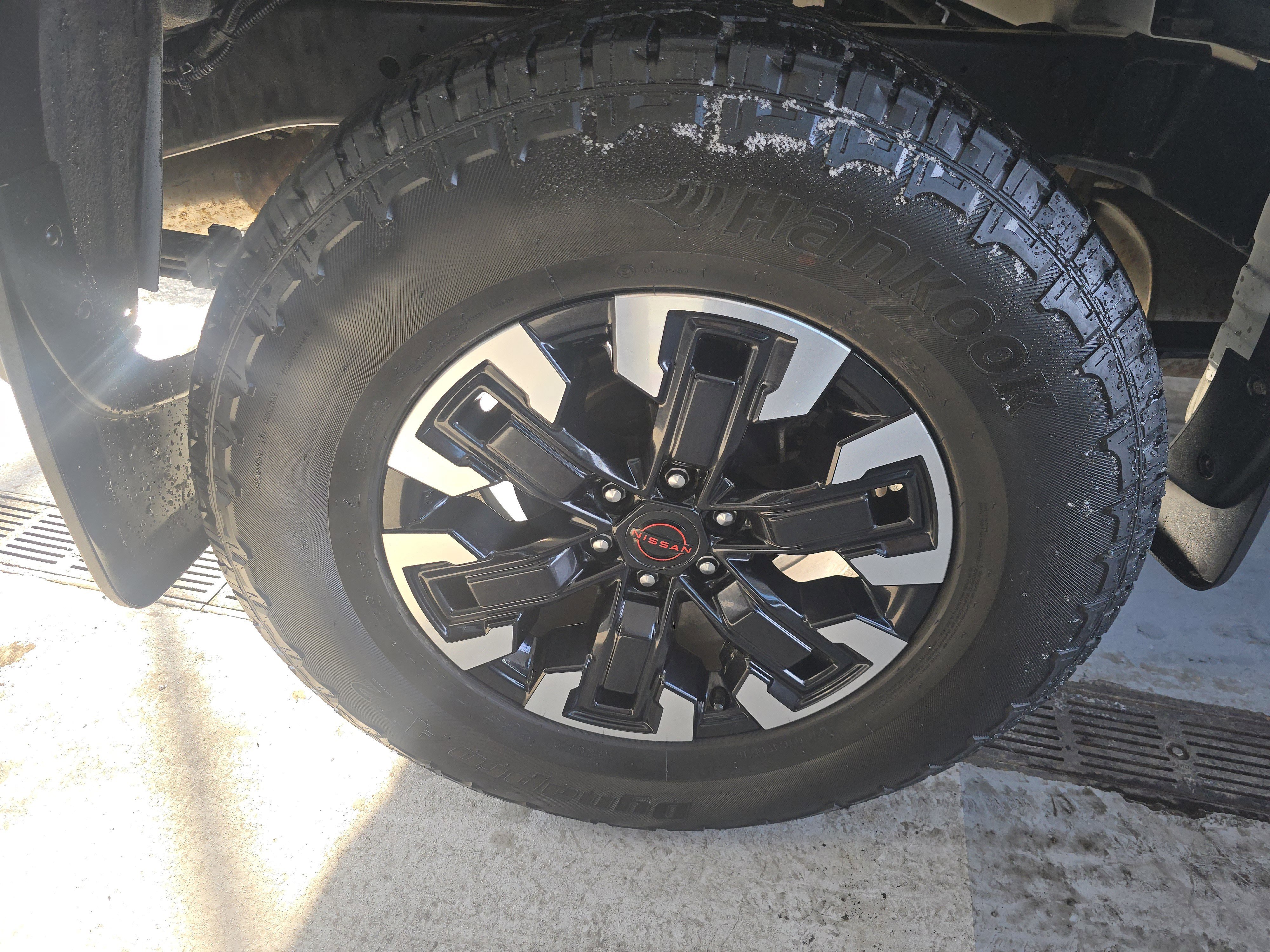 Used 2024 Nissan Frontier PRO-4X w/ Off-Road Protection Package image 9