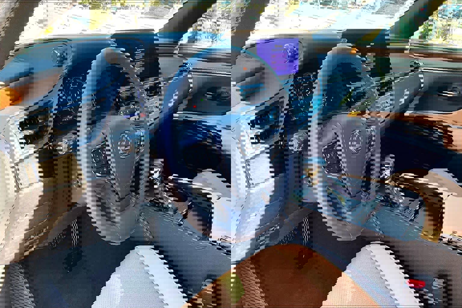 Certified 2023 Lexus ES 250 w/ Premium Package AWD/4WD image 16