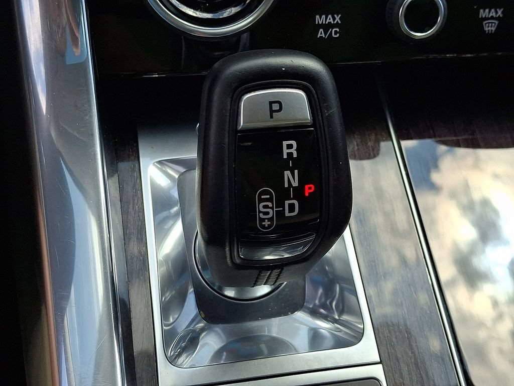 Used 2020 Land Rover Range Rover Sport SE AWD/4WD image 19