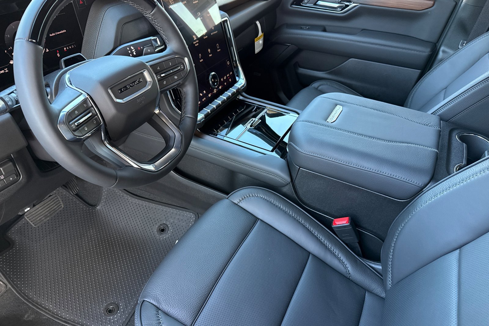 New 2026 GMC Yukon XL Denali w/ Denali Reserve Package image 11