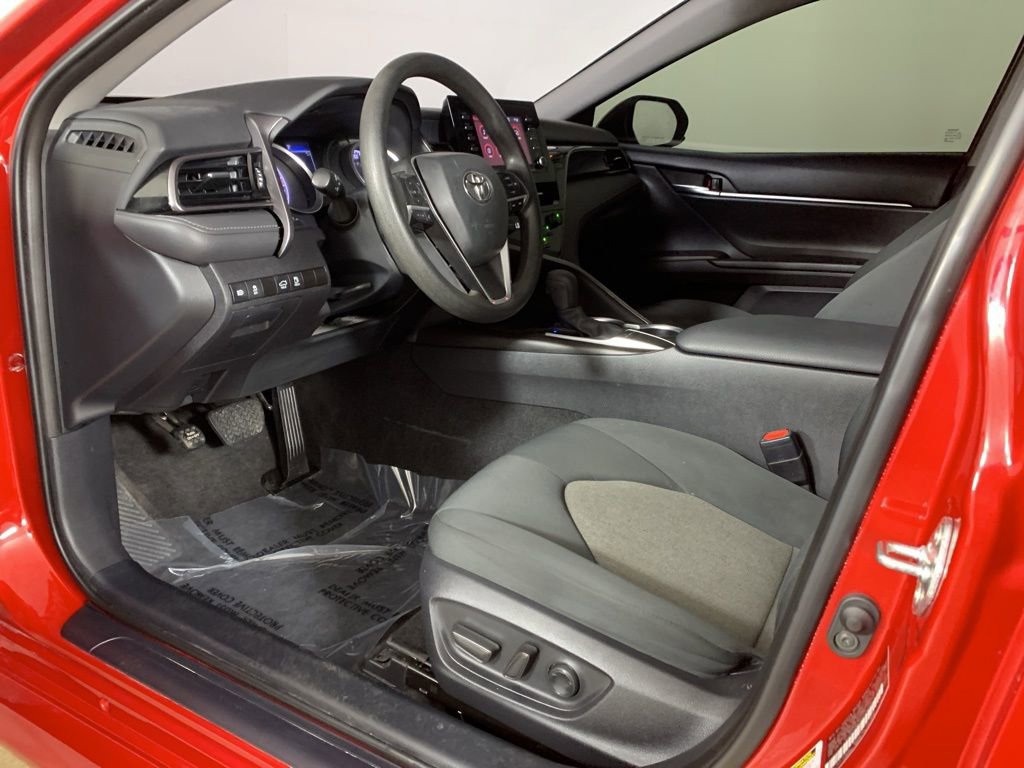 Used 2023 Toyota Camry LE image 29