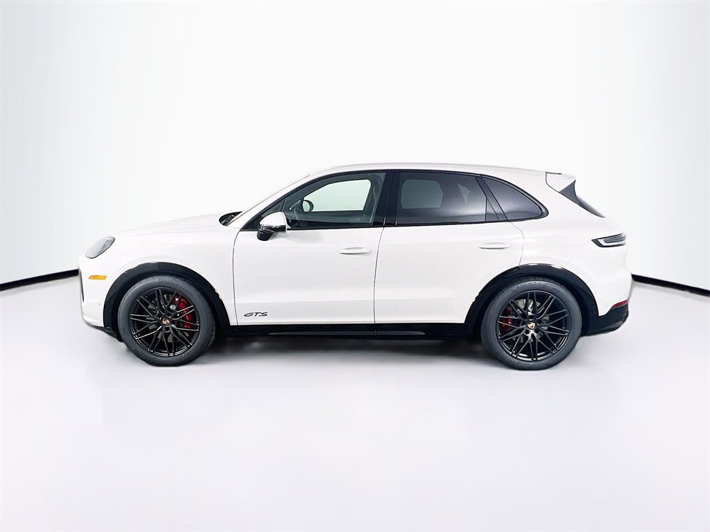 New 2026 Porsche Cayenne GTS image 2