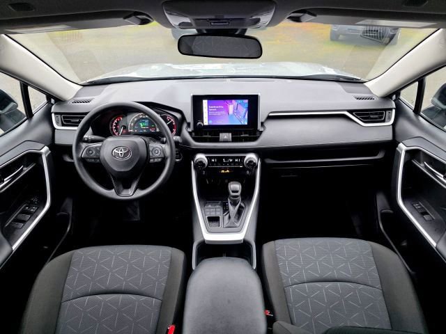 Used 2025 Toyota RAV4 XLE image 9