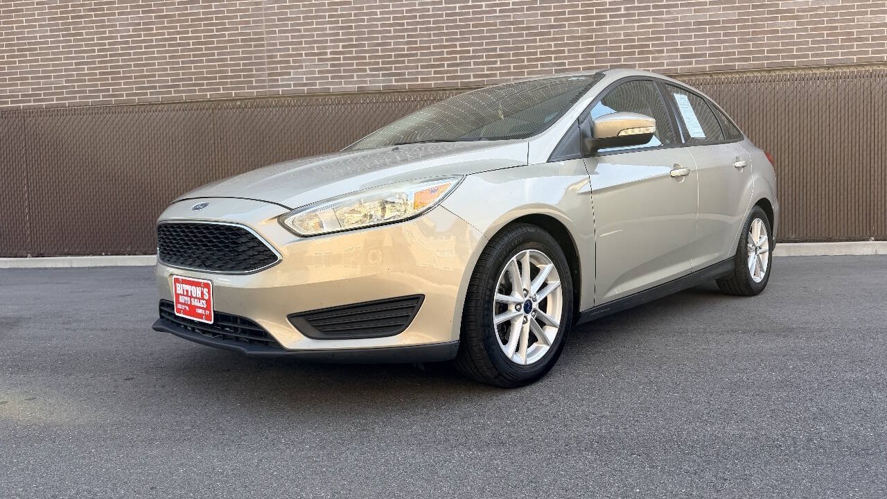 Used 2016 Ford Focus SE FWD image 2