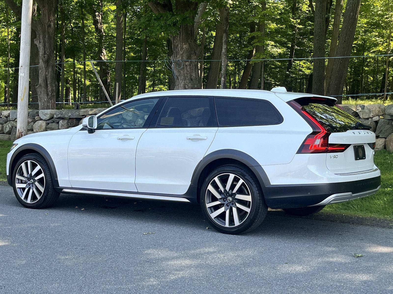 Used 2023 Volvo V90 B6 Cross Country Plus w/ Climate Package AWD/4WD image 14