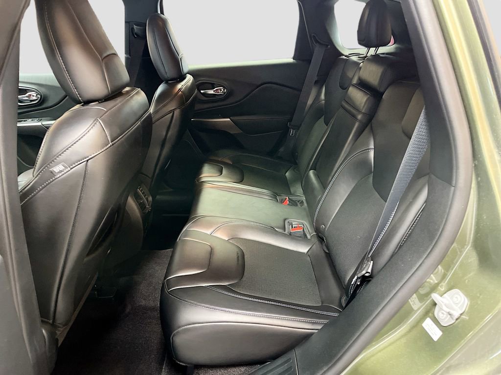 Used 2019 Jeep Cherokee Latitude Plus w/ Comfort/Convenience Group image 22