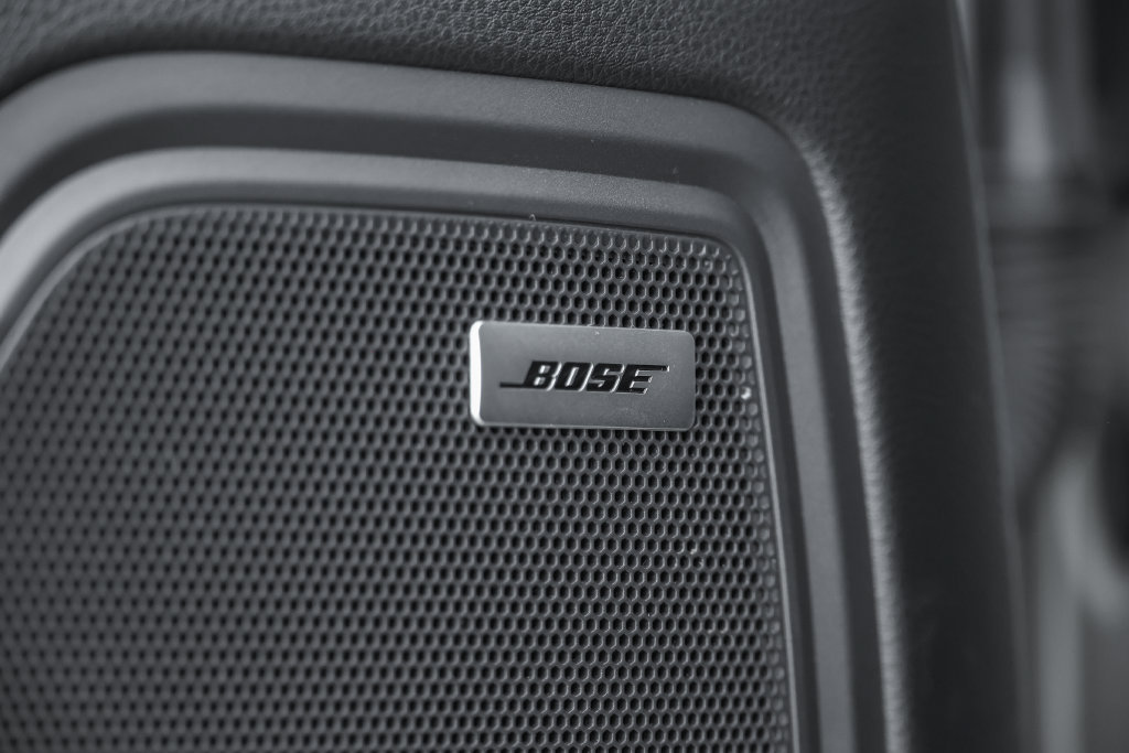 Certified 2023 Porsche Macan Turbo AWD/4WD image 29