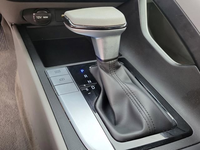 Used 2024 Hyundai Elantra SEL image 25