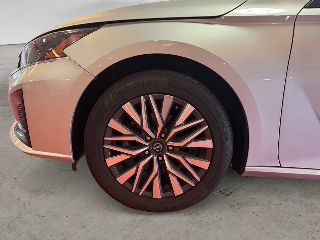 Used 2024 Nissan Altima 2.5 SV AWD/4WD image 14