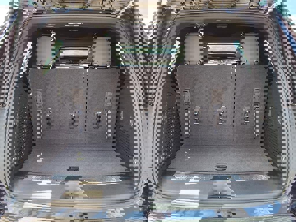 Certified 2022 Chevrolet Tahoe RST w/ Sport Performance Package image 7