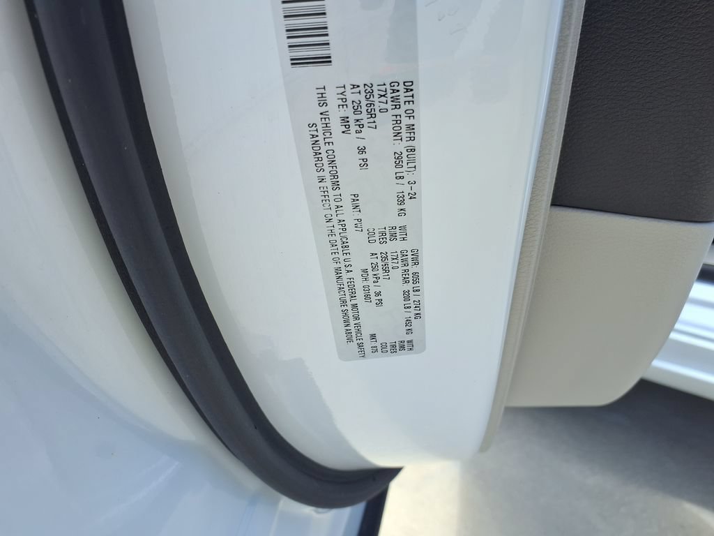 Used 2024 Chrysler Pacifica Touring-L FWD image 37