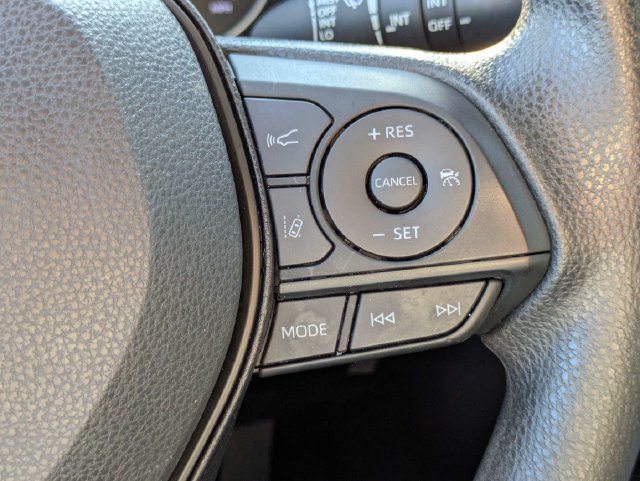 Certified 2022 Toyota RAV4 XLE FWD image 27