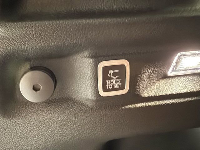 New 2026 Jeep Grand Cherokee L Laredo image 8