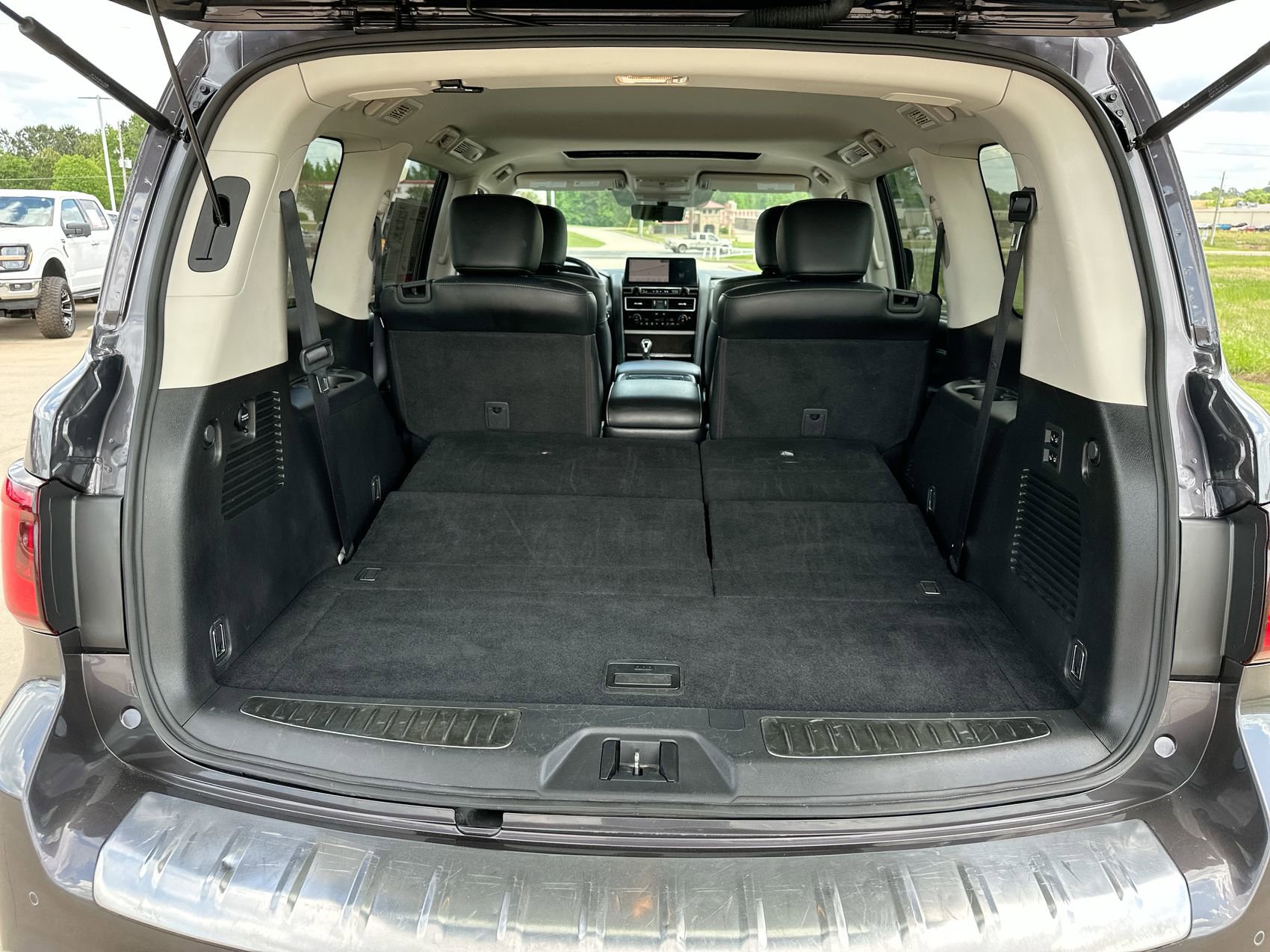 Used 2024 INFINITI QX80 Luxe image 25