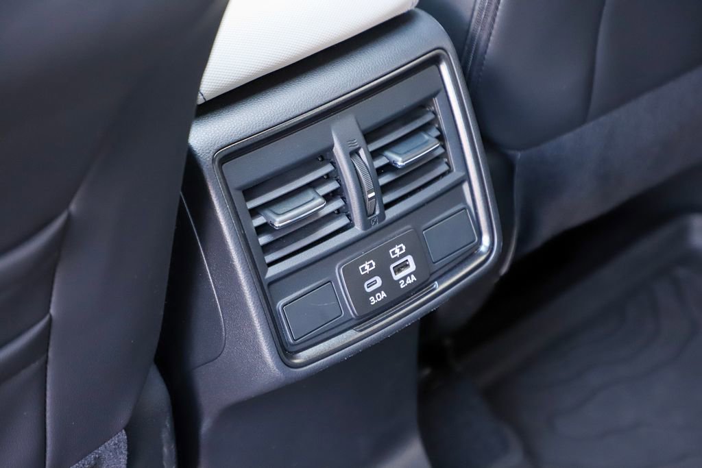 Used 2025 Subaru Forester Limited image 40