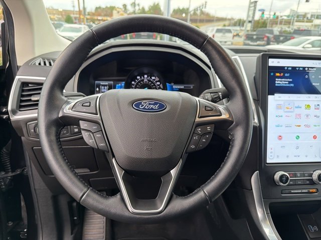 Used 2022 Ford Edge Titanium image 17