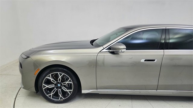 Used 2025 BMW i7 eDrive50 image 4