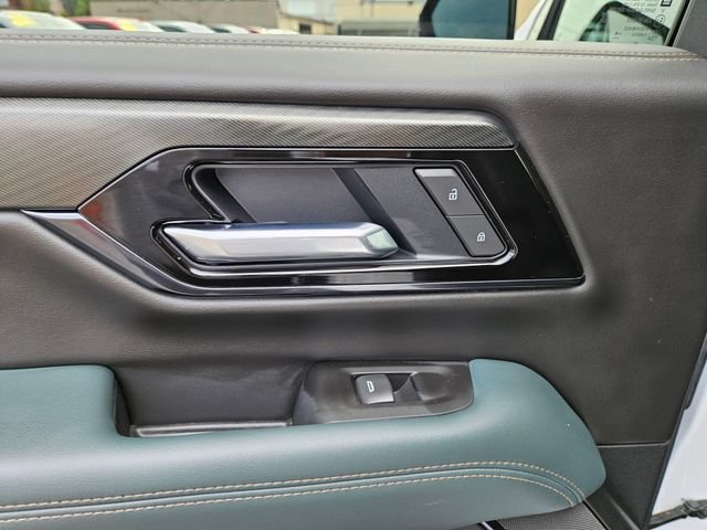 New 2026 GMC Yukon AT4 w/ AT4 Premium Plus Package AWD/4WD image 23