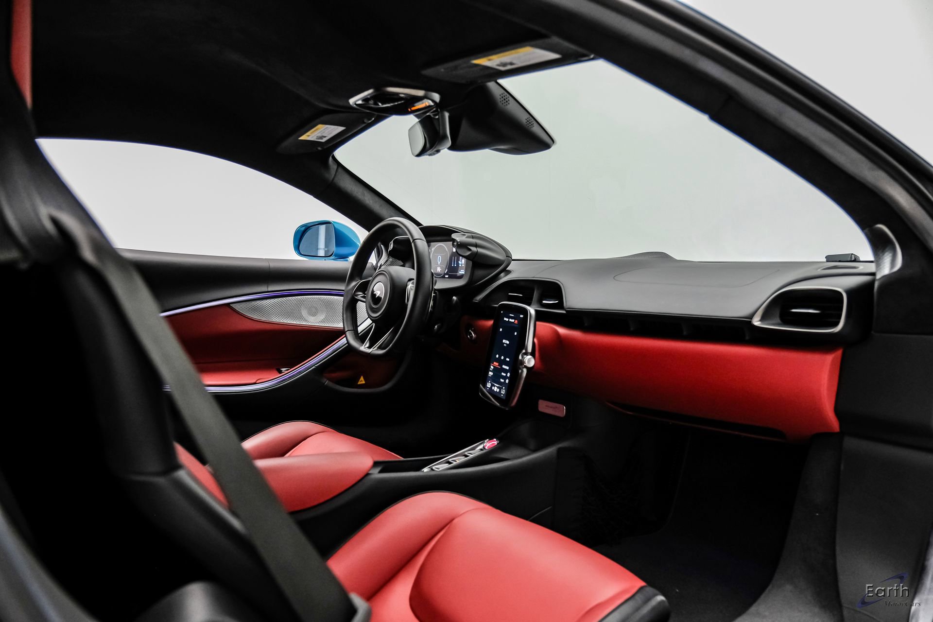 Used 2024 McLaren Artura RWD image 53