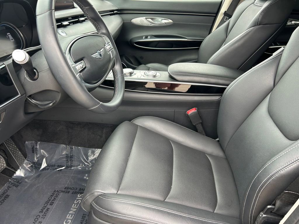 Used 2025 Genesis GV70 2.5T image 11