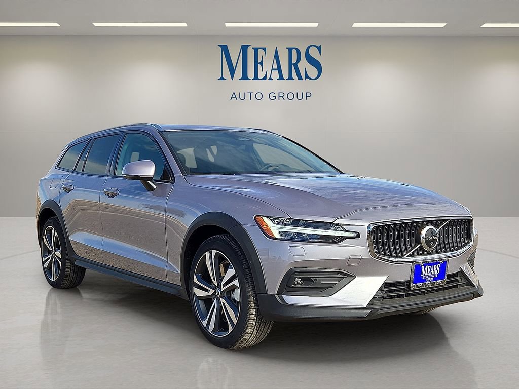 New 2026 Volvo V60 B5 Cross Country Plus w/ Protection Package Premier image 7