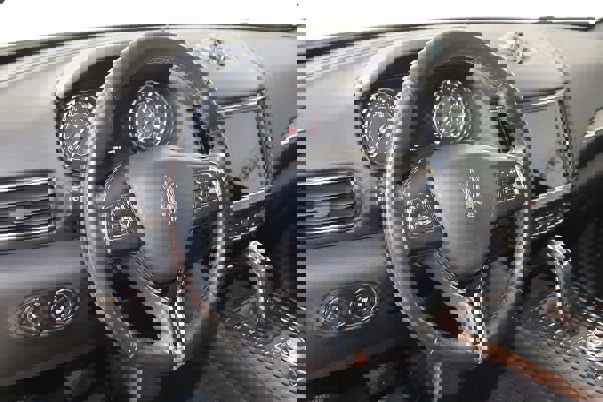 Used 2022 Maserati Levante Modena image 6