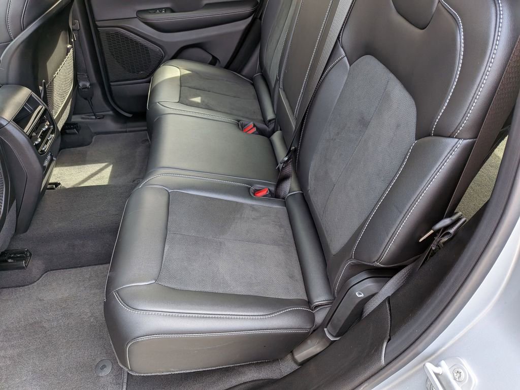 Used 2025 Jeep Grand Cherokee Altitude image 22