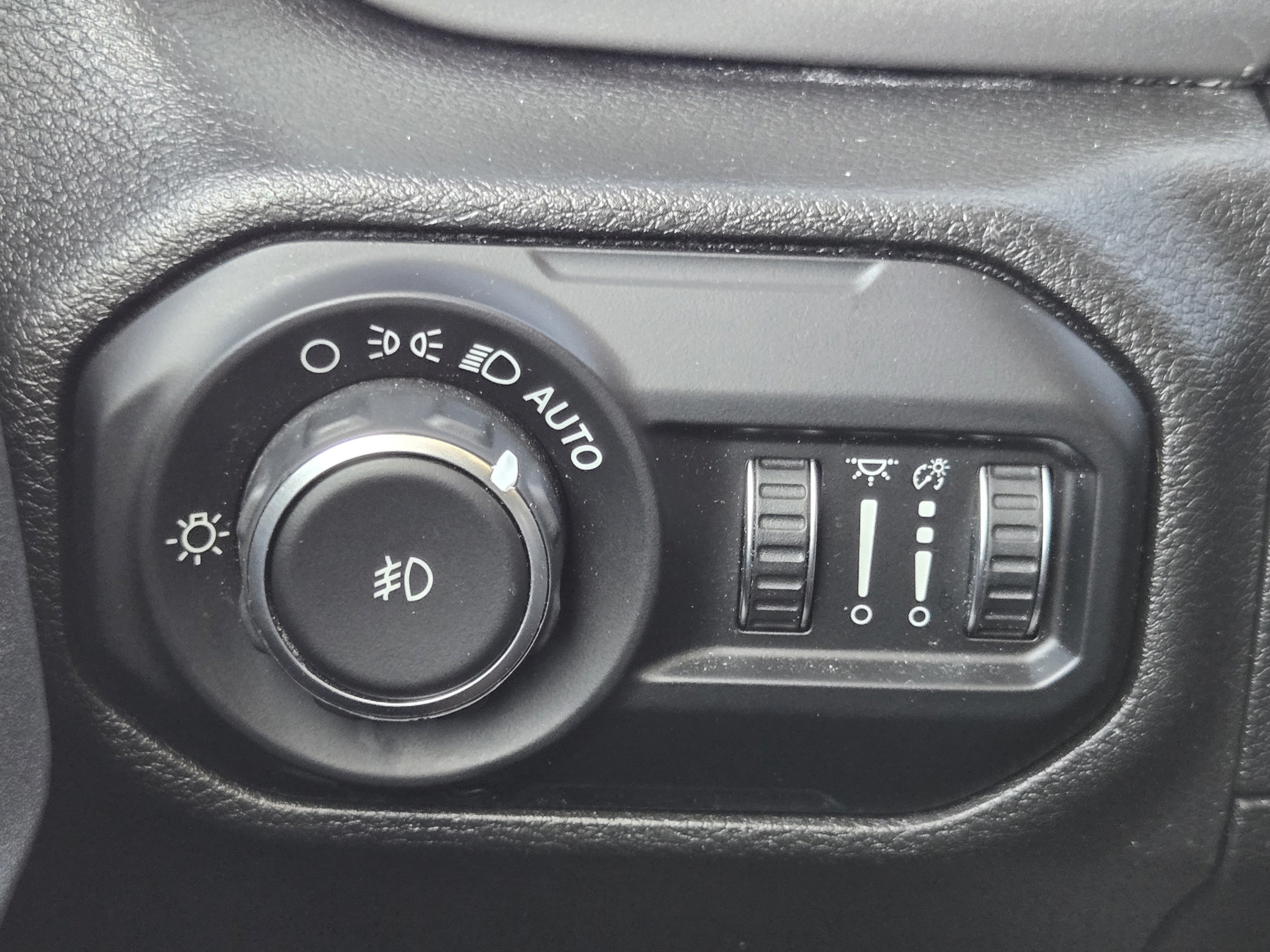 Used 2018 Jeep Wrangler Unlimited Sahara AWD/4WD image 20