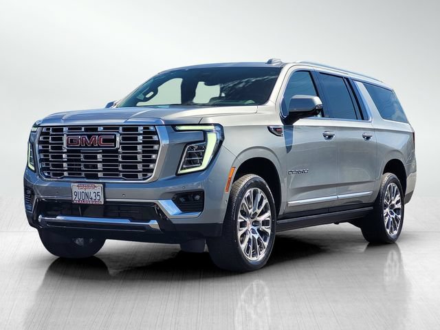 Used 2025 GMC Yukon XL Denali w/ Denali Reserve Package AWD/4WD image 8