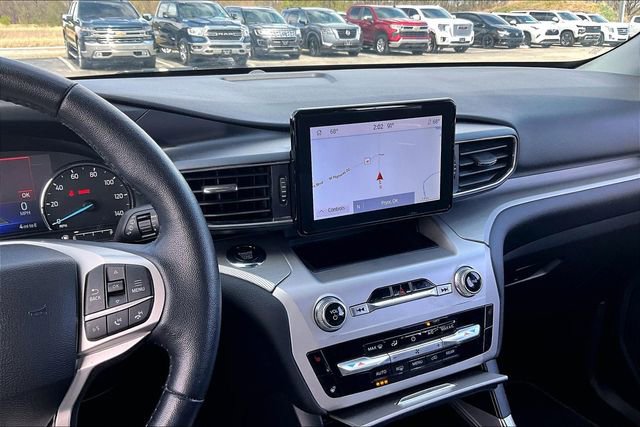 Used 2022 Ford Explorer XLT w/ Equipment Group 202A image 9