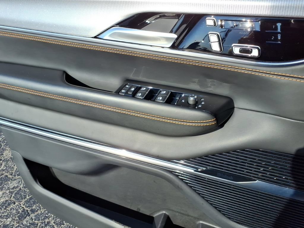 Certified 2023 Jeep Grand Wagoneer Series III AWD/4WD image 6