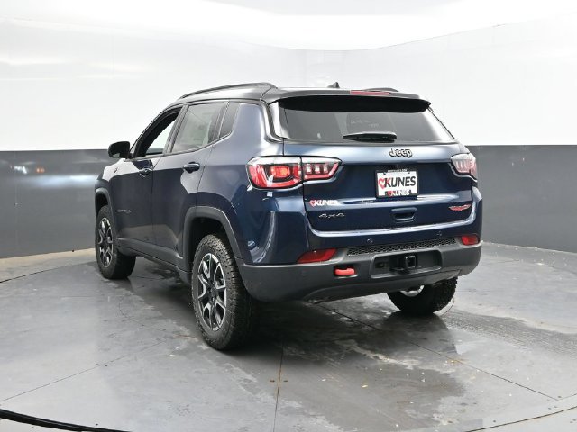 New 2026 Jeep Compass Trailhawk w/ Trailer Tow Group AWD/4WD image 8