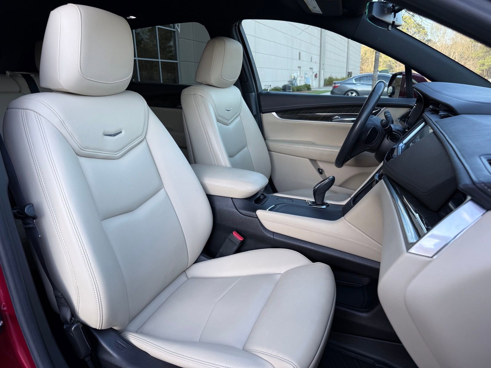 Used 2017 Cadillac XT5 FWD image 35