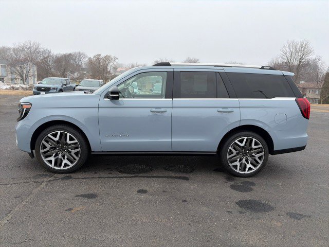 Used 2025 Ford Expedition Platinum w/ Platinum Ultimate Package AWD/4WD image 2