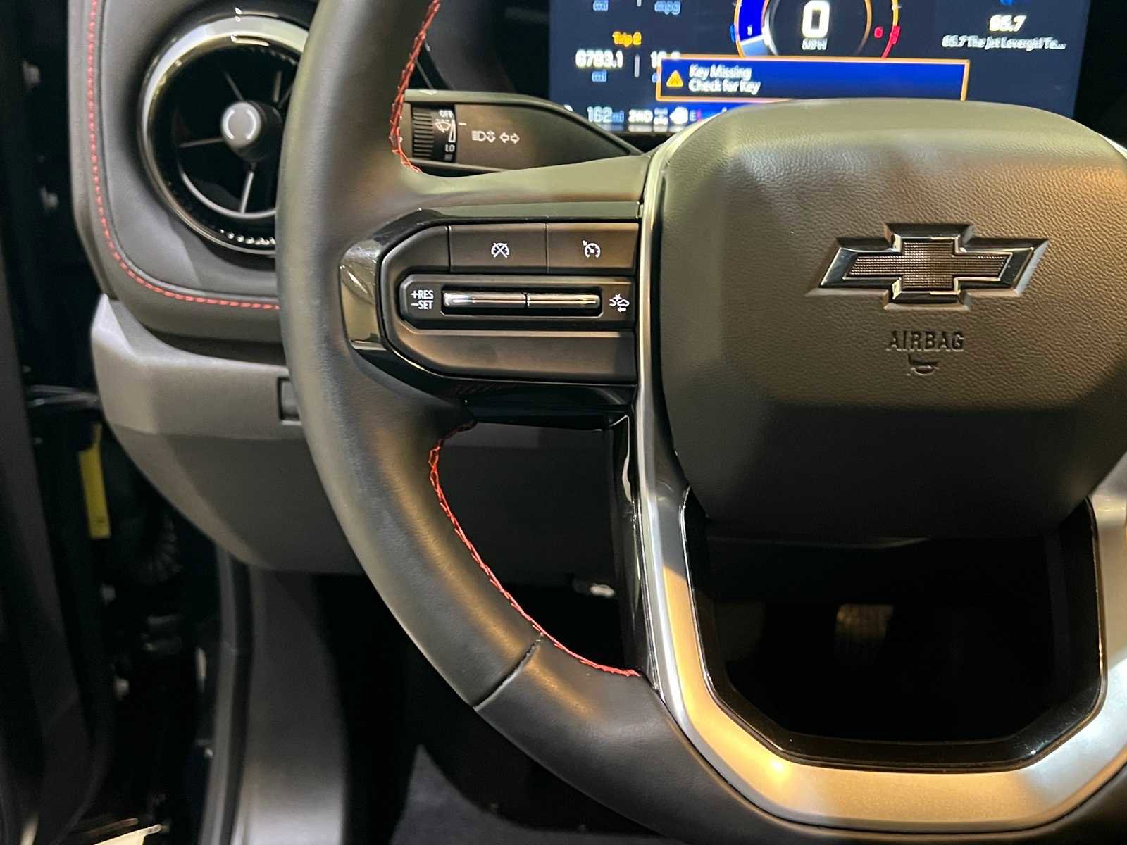 Used 2024 Chevrolet Colorado Z71 w/ Z71 Convenience Package 2 image 21