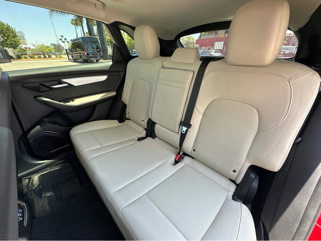 Used 2023 VinFast VF 8 Plus AWD/4WD image 9