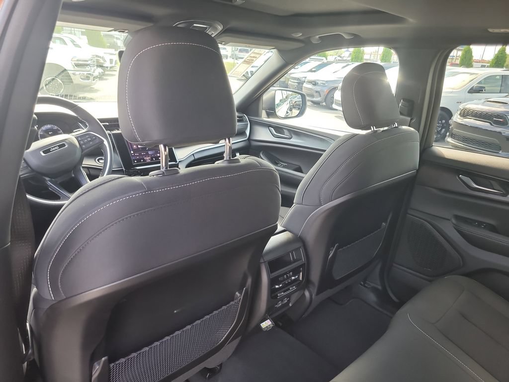 New 2026 Jeep Grand Cherokee Laredo X RWD image 13