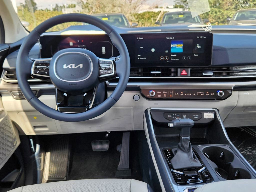 Certified 2025 Kia Carnival SX Prestige image 15