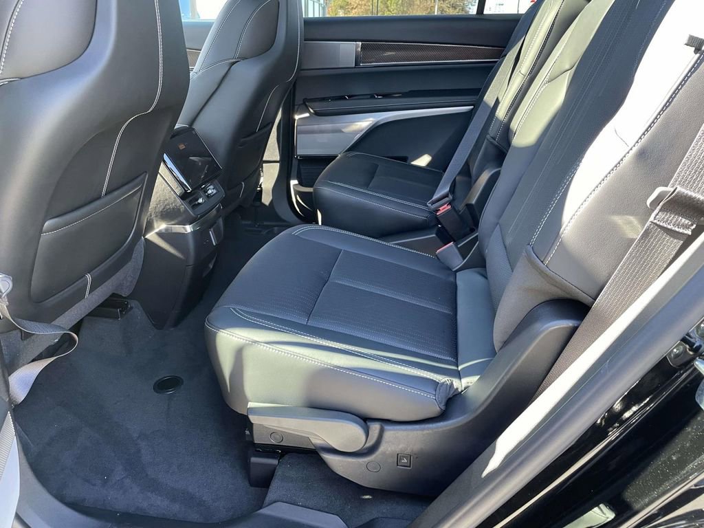 New 2026 Cadillac Vistiq Sport image 13