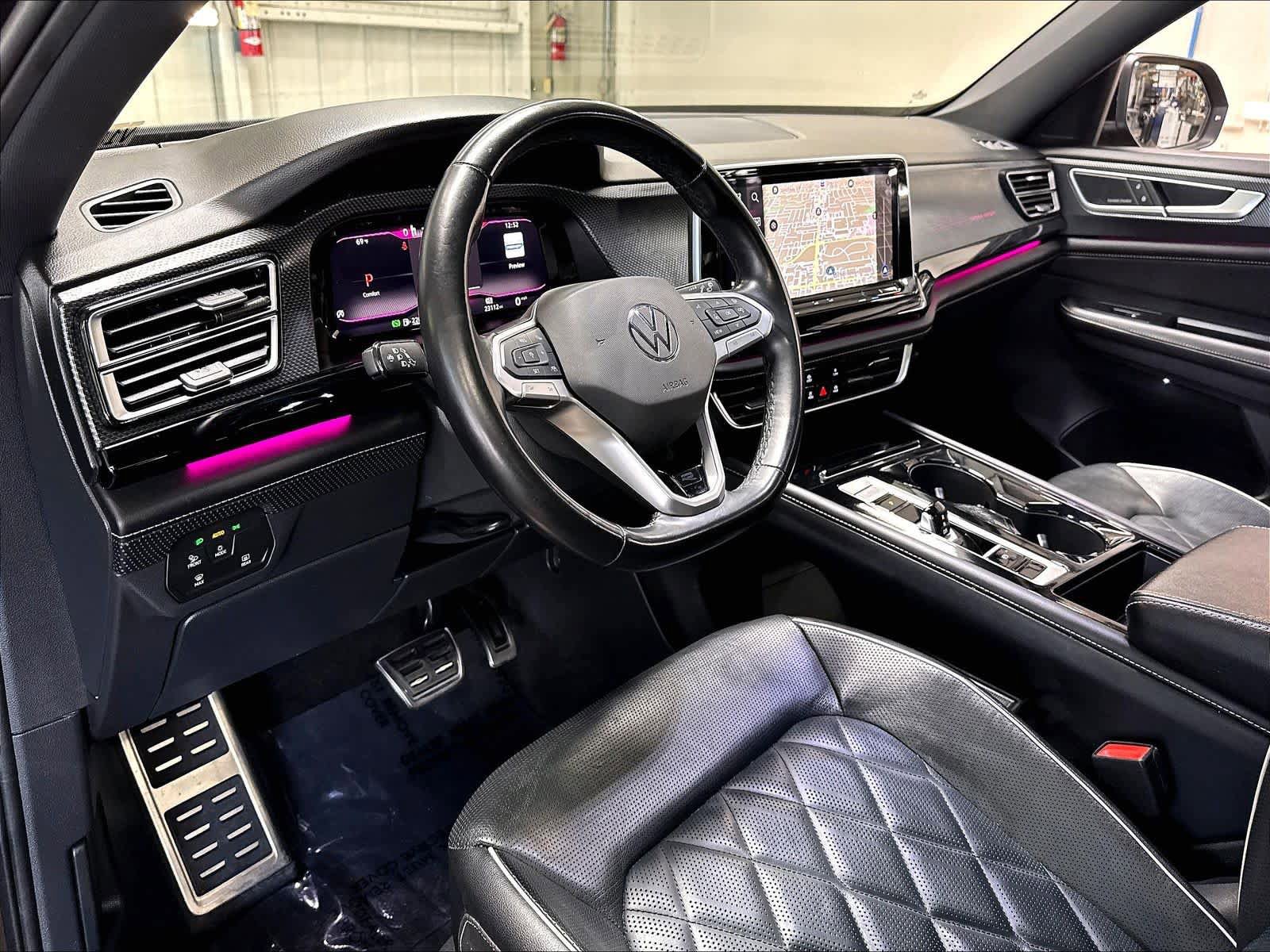 Used 2024 Volkswagen Atlas Cross Sport SEL Premium R-Line AWD/4WD image 19