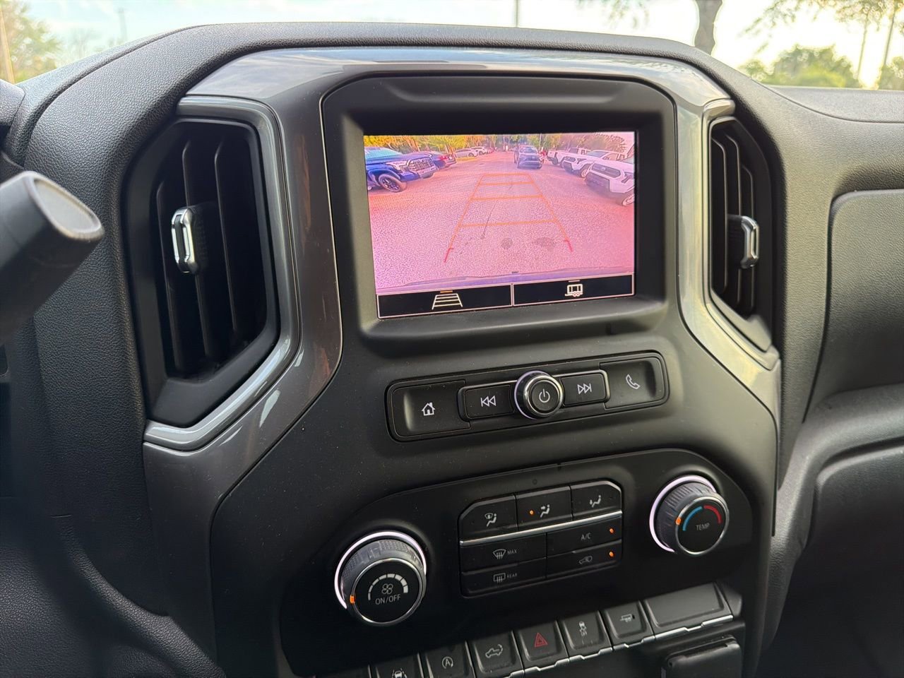 Used 2022 Chevrolet Silverado 1500 Custom image 11