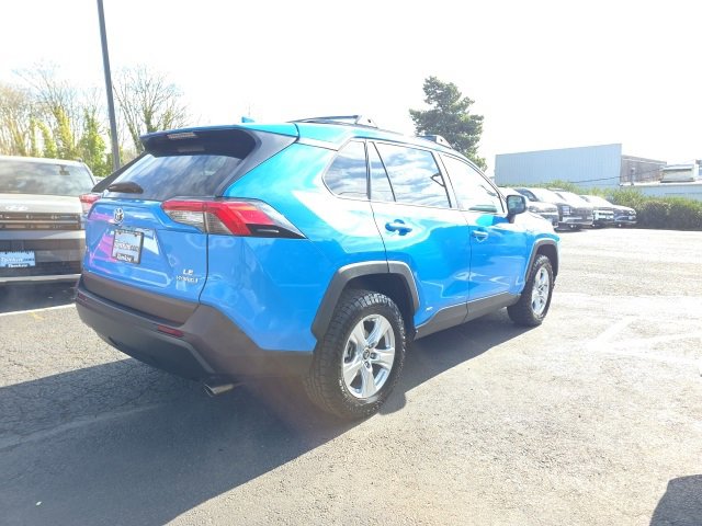 Used 2020 Toyota RAV4 LE w/ Carpet Mat Package image 5